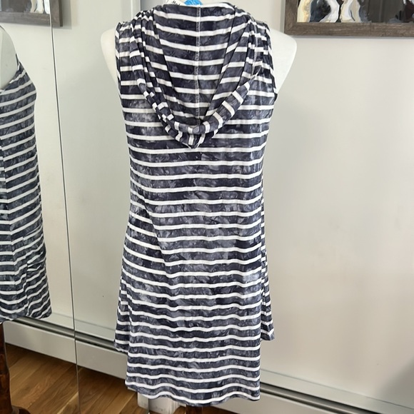 NWT Blue Curl Swim Coverup Size Small. - Picture 4 of 7